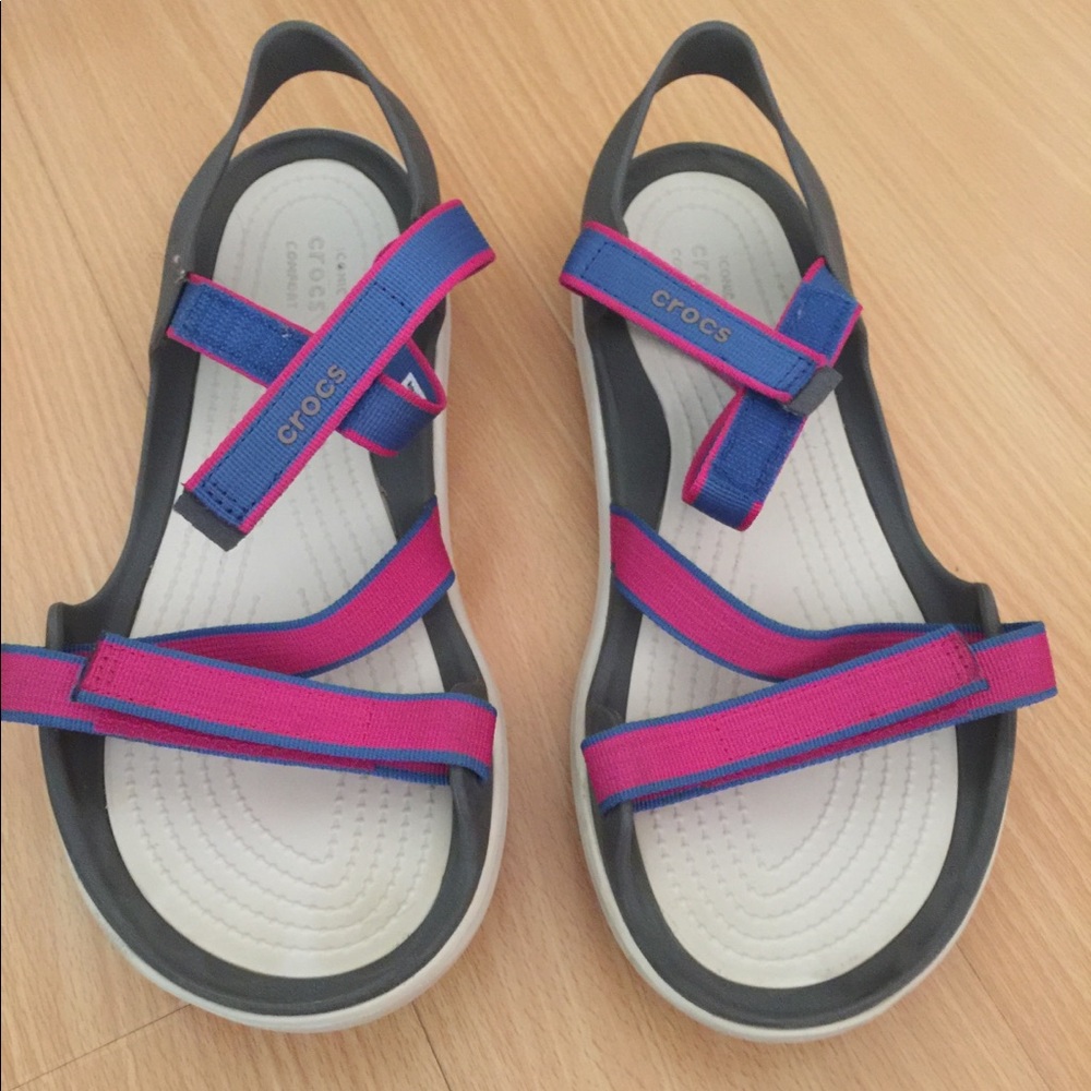 CROCS Swiftwater sandal SZ 9🌊